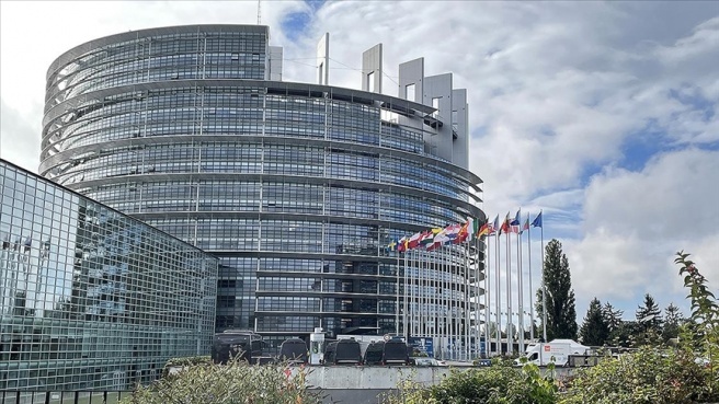Avrupa Parlamentosu ısıtma sistemini haftanın 3 günü kapatacak