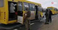 Rus kuşatması altındaki Mariupol’den tahliyeler zorlu koşullar altında sürüyor