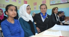 AB büyükelçilerinden Suriyeli öğrencilere ziyaret