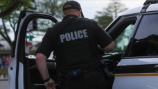 ABD'de polis, sürücü koltuğunda oturan genci arabadan inmediği için vurdu