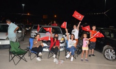 Adanalılar Türkiye-İtalya maçını dev ekranlarda izledi