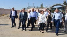 AK Parti Genel Sekreteri Gül ve vekillerden sınıra ziyaret