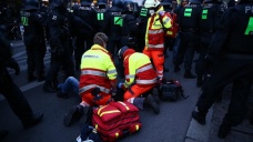 Almanya'da 1 Mayıs'ta çıkan şiddet olaylarında AA muhabirleri yaralandı