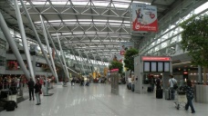 Almanya'da güvenlik görevlileri büyük havaalanlarında greve gitti