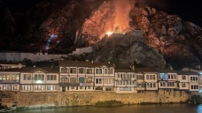 Amasya'da tarihi Kızlar Sarayı'nda çıkan yangın söndürüldü
