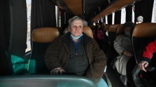 Anadolu Ajansı, Ukrayna'nın Donbas bölgesinden Rusya'ya sivillerin tahliyesini takip ediyo