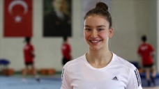 Ayşe Begüm, üst üste ikinci kez dünya şampiyonluğunu Türkiye'ye getirmek istiyor