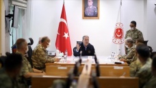 Bakan Akar ve TSK komuta kademesi sınır birliklerinde incelemelerde bulundu