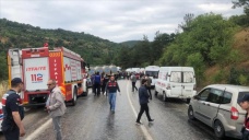 Balıkesir'de minibüs ile kamyon çarpıştı, 7 kişi öldü, 11 kişi yaralandı