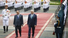 Başbakan Yıldırım Vietnam'da resmi törenle karşılandı
