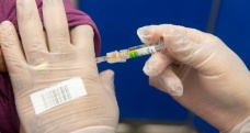 Belçika'da Pfizer/BioNTech'in aşısı yaptıran 82 yaşındaki kişi 5 gün sonra öldü