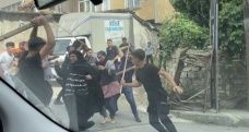 Beyoğlu’nda kız kaçırma kavgası meydan muharebesine dönüştü: O anlar kamerada