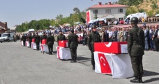 Bitlis’te şehitler için tören düzenlendi
