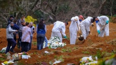 Brezilya'da son 24 saatte 2 bin 392 kişi Kovid-19'dan hayatını kaybetti