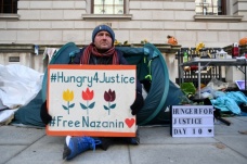 Casuslukla suçlanan İranlı Nazanin’in eşi açlık grevine son verdi