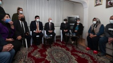CHP Genel Başkanı Kılıçdaroğlu, İzmir'deki selde hayatını kaybedenlerin ailelerini ziyaret etti