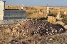 CHP Milletvekili Sezgin Tanrıkulu’nun üzüldüğü teröristin mezarı