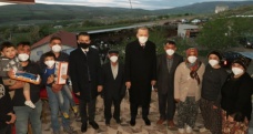 Cumhurbaşkanı Erdoğan, Ayaşlı çiftçi bir aileye iftarda misafir oldu