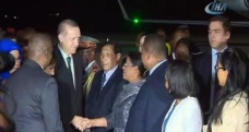 Cumhurbaşkanı Erdoğan havalimanında karşılandı