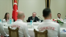 Cumhurbaşkanı Erdoğan şampiyon cimnastikçileri kabul etti