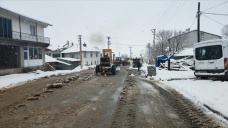 Doğu'da kar nedeniyle bazı köy yollarına ulaşım sağlanamıyor