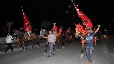 Düzce'de Roman vatandaşlardan atlı protesto