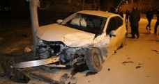 Elazığ’da minibüs ile otomobili çarpıştı: 5 kişi yaralandı