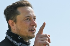 Elon Musk ile Twitter arasında sahte hesap krizi: 'Fesih hakkımı saklı tutuyorum'