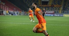 Emre Akbaba gollerine Ankara'da da devam etti