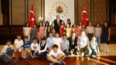 Erdoğan, '1299 Minik El Bir Bayrak' projesi heyetini kabul etti