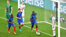 Ev sahibi Fransa yarı finale yükseldi
