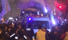 Fenerbahçe kafilesine Samandıra'da coşkulu karşılama