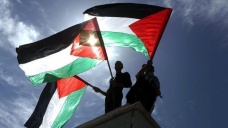 Filistin'de 15 seçim listesi, seçimlerin ertelenmesine karşı çıkıyor