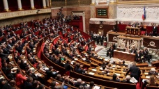 Fransa'da 16 emekli generalin Meclisteki siyasi gruplara 'iç savaş' uyarısı yaptığı o