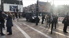 Hollanda'da yasaklara rağmen Kovid-19 kısıtlamaları protesto edildi