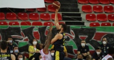 ING Basketbol Süper Ligi play-off: Pınar Karşıyaka: 76 - Fenerbahçe Beko: 78