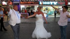 İngiliz çift Türk geleneklerine göre düğün yaptı