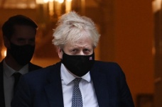 İngiltere Başbakanı Boris Johson, Başbakanlık Konutu’nda düzenlenen partiler hakkında özür diledi