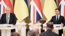 İngiltere Başbakanı Johnson ile Ukrayna Devlet Başkanı Zelenskiy telefonda görüştü