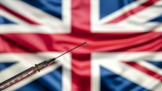 İngiltere, tehditlere rağmen AB'ye aşı göndermeyecek