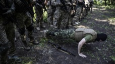 İngiltere, Ukrayna'ya askeri eğitim önerdi