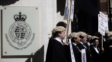 İngiltere'de ceza avukatlarının grevi sürüyor