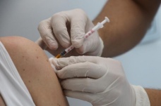 İngiltere'den Kenya'ya 817 bin doz Covid-19 aşısı