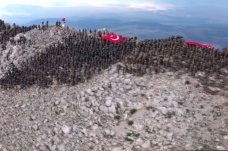 Isparta’da 3 bin komando, şehitleri anmak için Davraz Dağı'na tırmandı