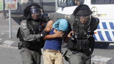 İsrail Batı Şeria'da 25 Filistinliyi gözaltına aldı