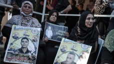 İsrail hapishanelerinde açlık grevi yapan Filistinlilere Gazze'den destek