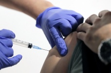 İsrail’den 60 yaş ve üstü ile sağlık çalışanları için 4’üncü doz aşıya onay