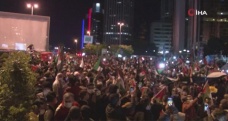 İstanbul’da vatandaşlar İsrail’i protesto için konsolosluk önüne geldi