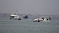 İtalya, Akdeniz'de göçmenleri kurtaran bir STK gemisini limanda durdurdu