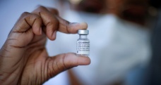 Japonya’da Pfizer aşı tüplerinde yabancı madde tespit edildi
